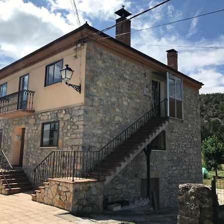 Casa De Pueblo Con Merendero Alquilable Opcionalmente Casarejos Exterior foto
